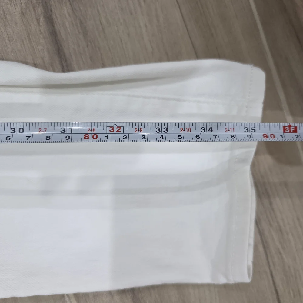 Women's White Levi's Jeans - Picture 7 of 16